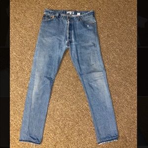 redone/levi’s light wash distressed jeans